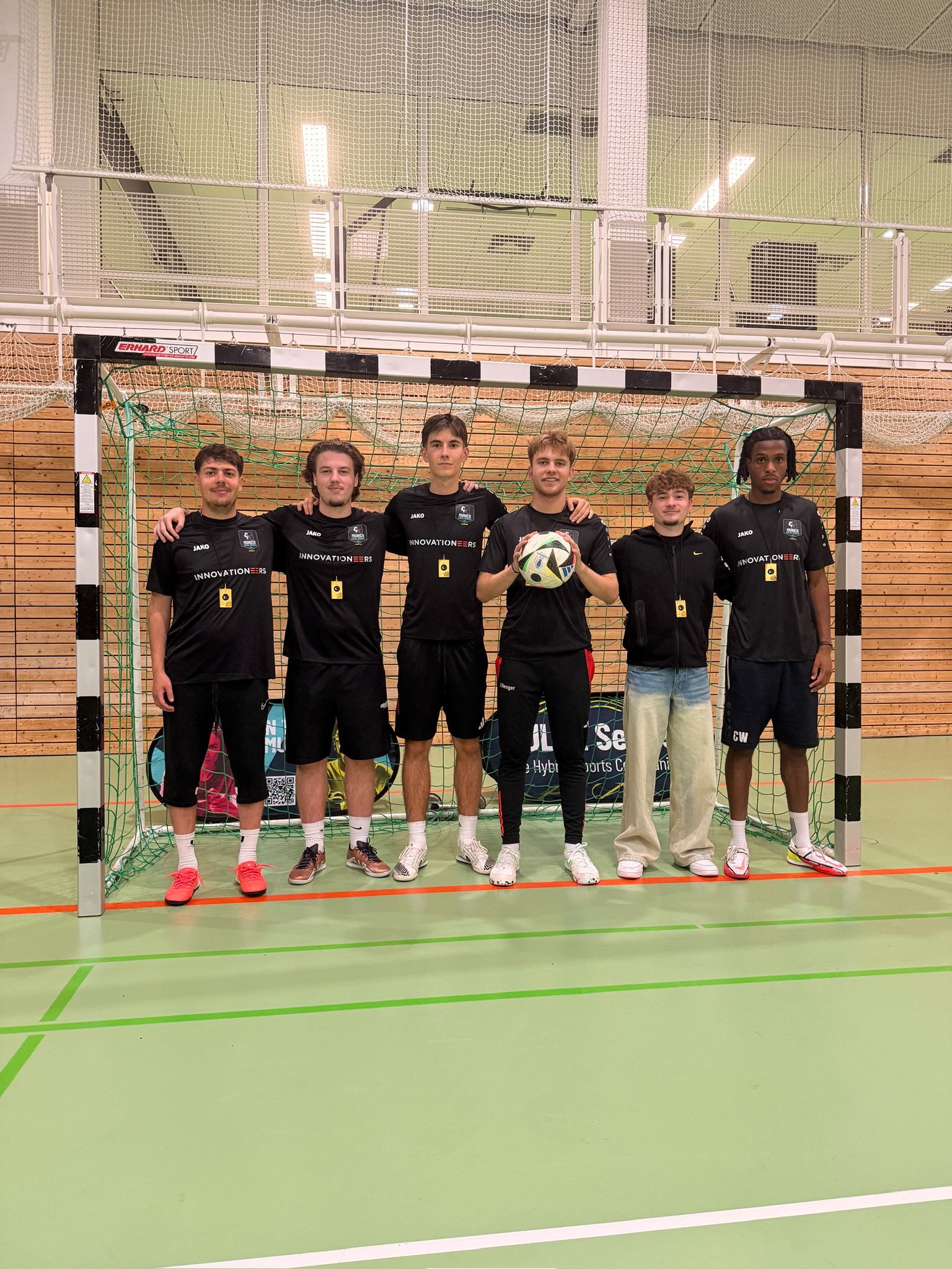 Siegerehrung Team Lisch, Sieger MLH Spieltag 1 mit Goldenem Ticket
