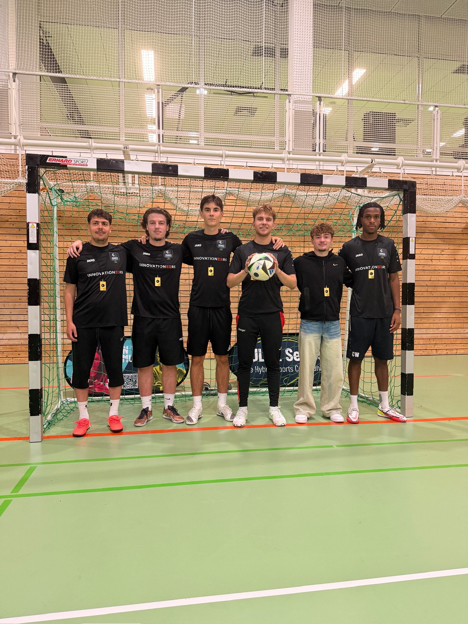 Siegerehrung Team Lisch, Sieger MLH Spieltag 1 mit Goldenem Ticket