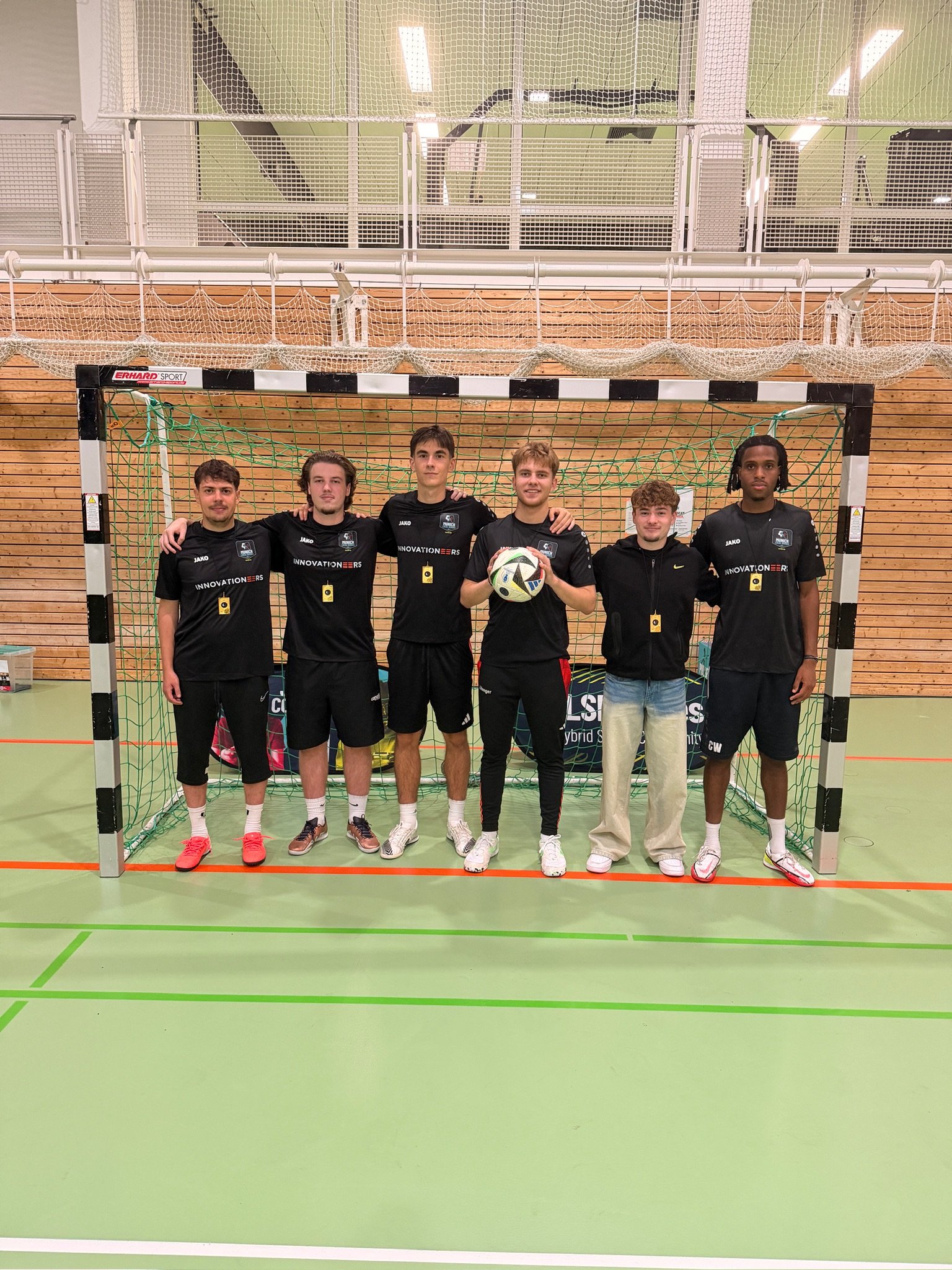 Siegerehrung Team Lisch, Sieger MLH Spieltag 1 mit Goldenem Ticket