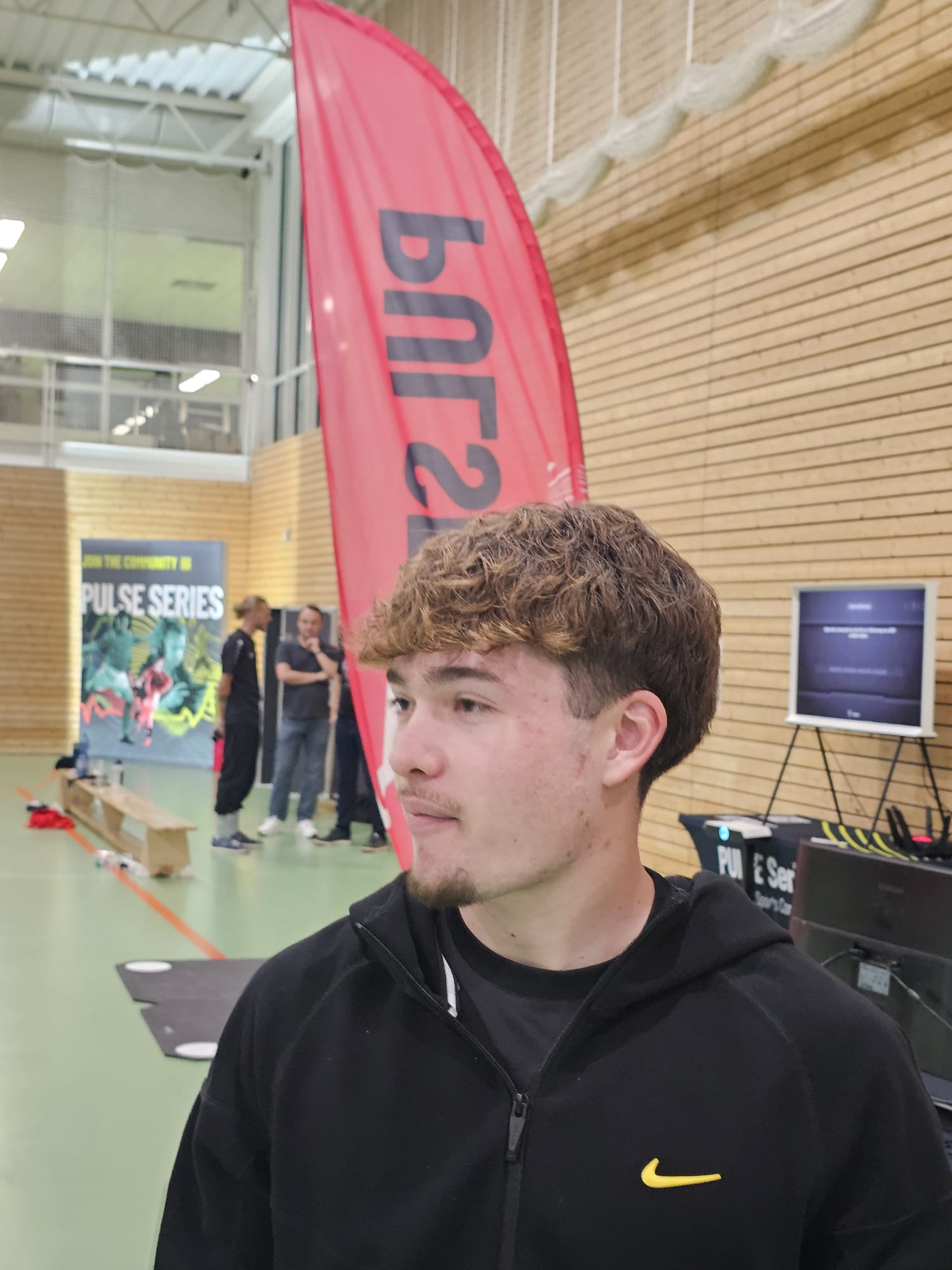 Spieler am Spielfeldrand